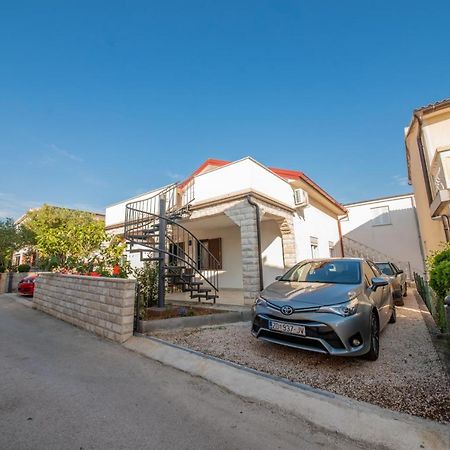 Apartman Bozica Vir Exteriör bild
