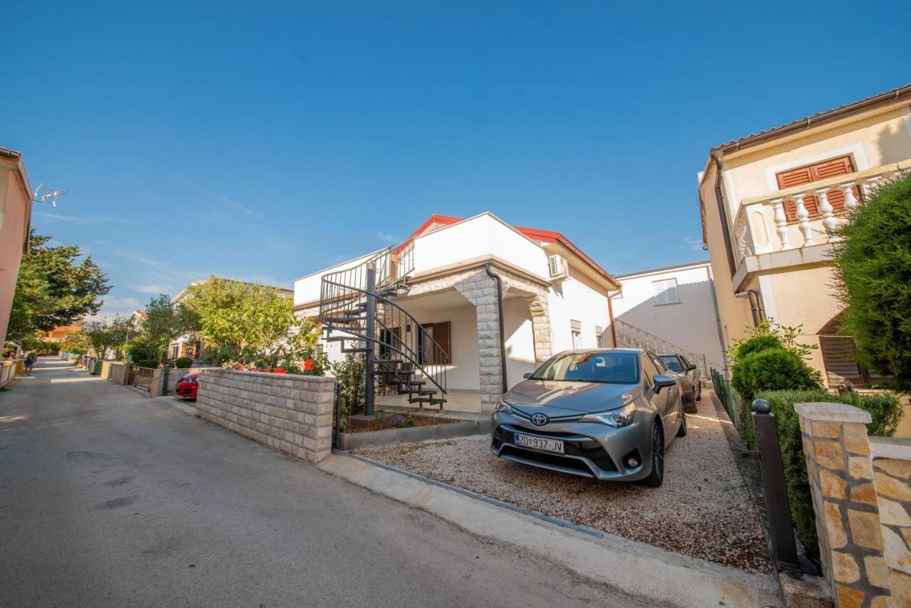 Apartman Bozica Vir Exteriör bild