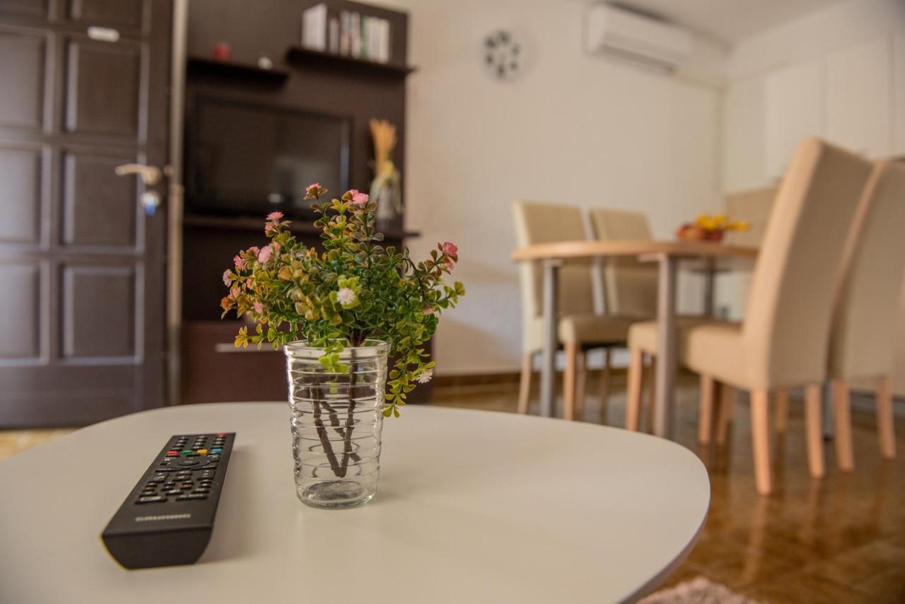 Apartman Bozica Vir Exteriör bild