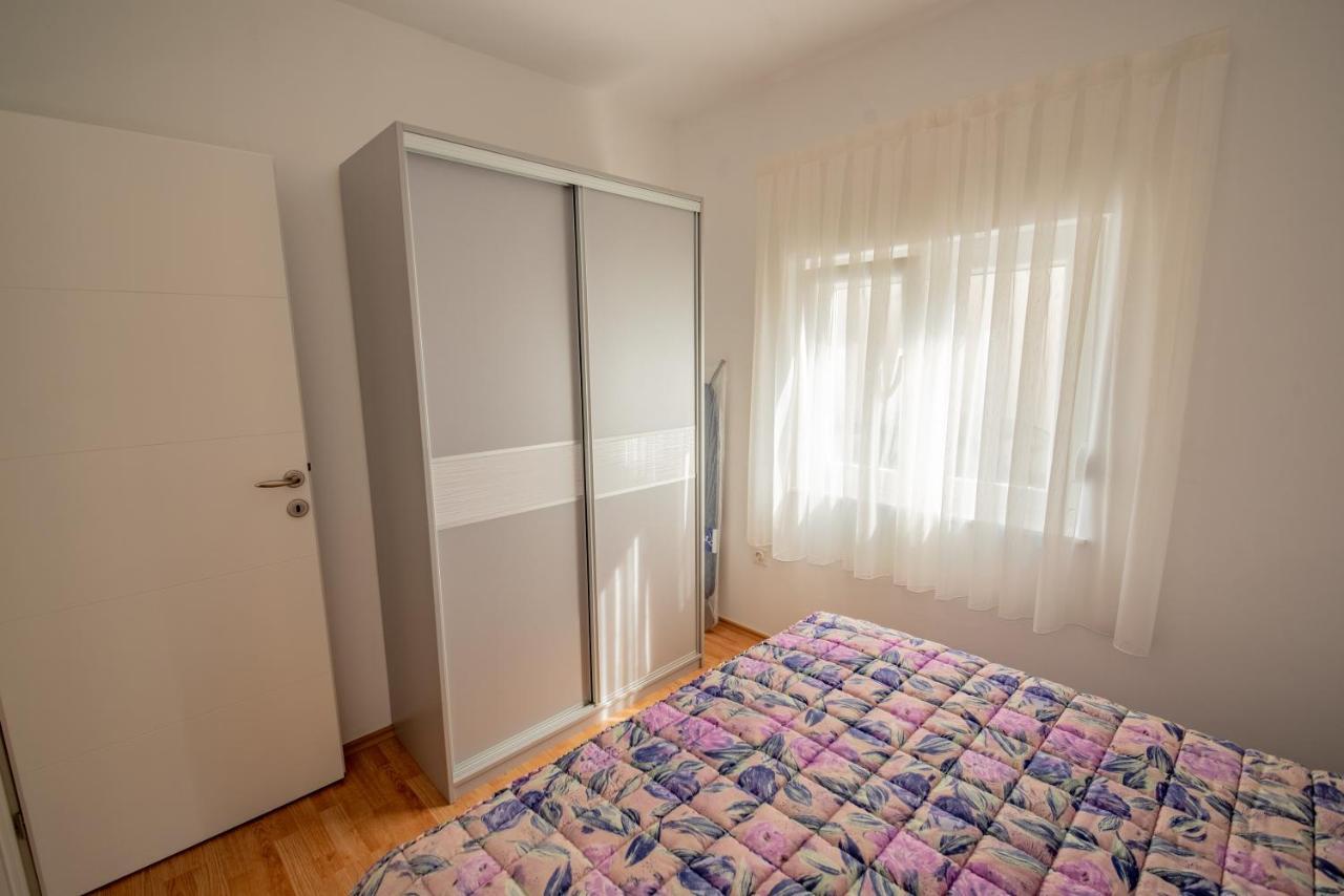 Apartman Bozica Vir Exteriör bild