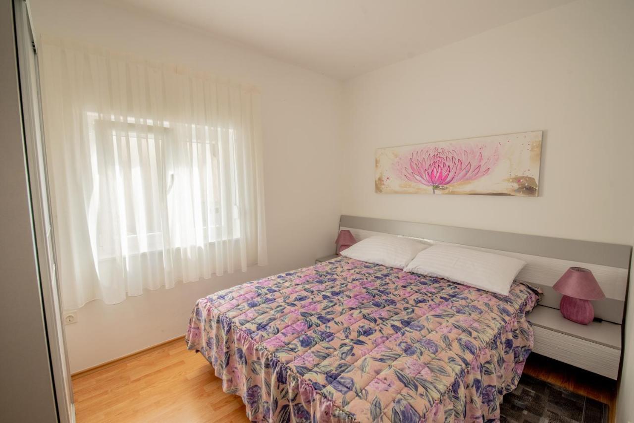 Apartman Bozica Vir Exteriör bild