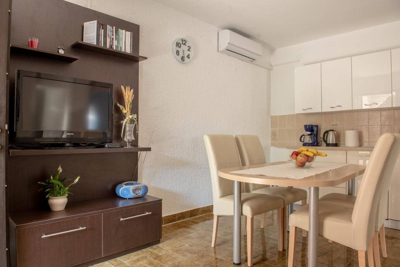 Apartman Bozica Vir Exteriör bild