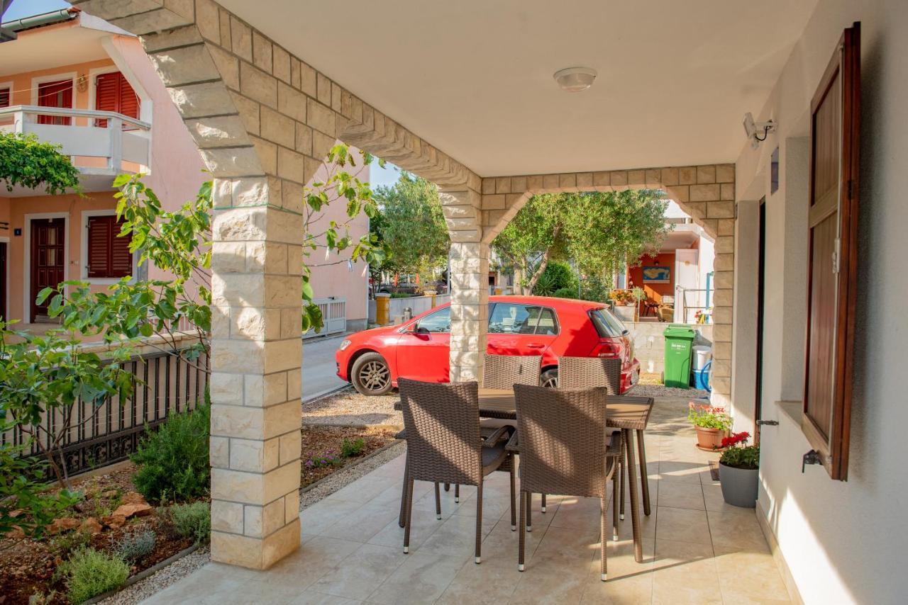 Apartman Bozica Vir Exteriör bild